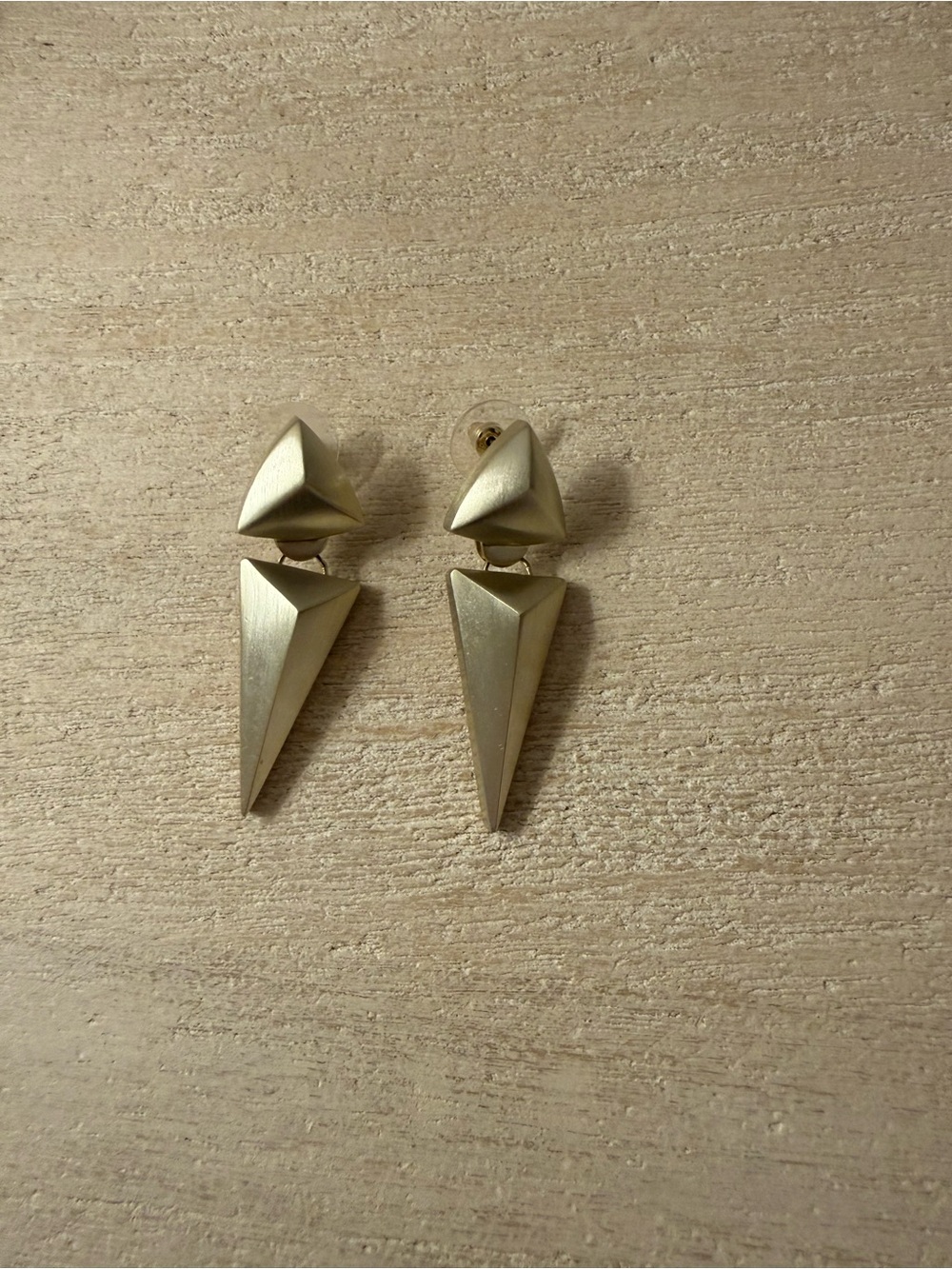 Kendra Scott Metallic Gold Geometric Spike Earrings